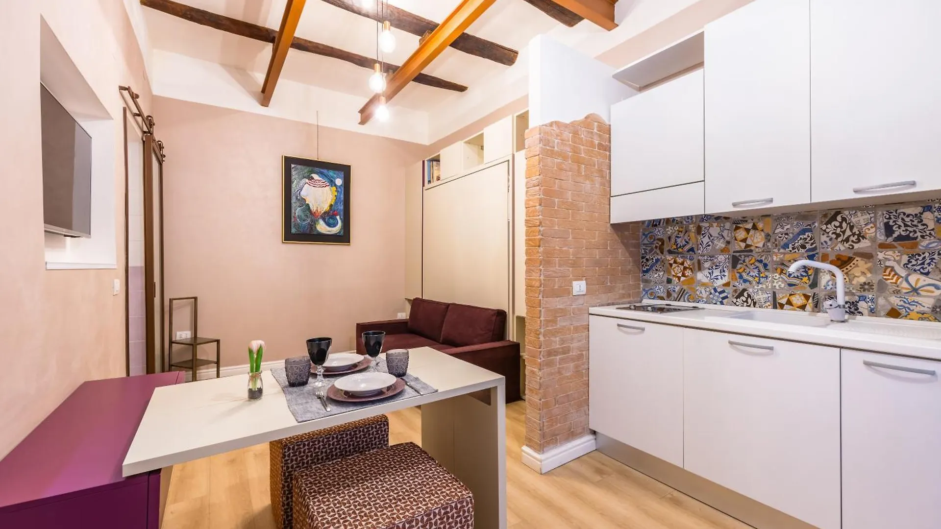 Toledo Warm Renovated Studio Naples
