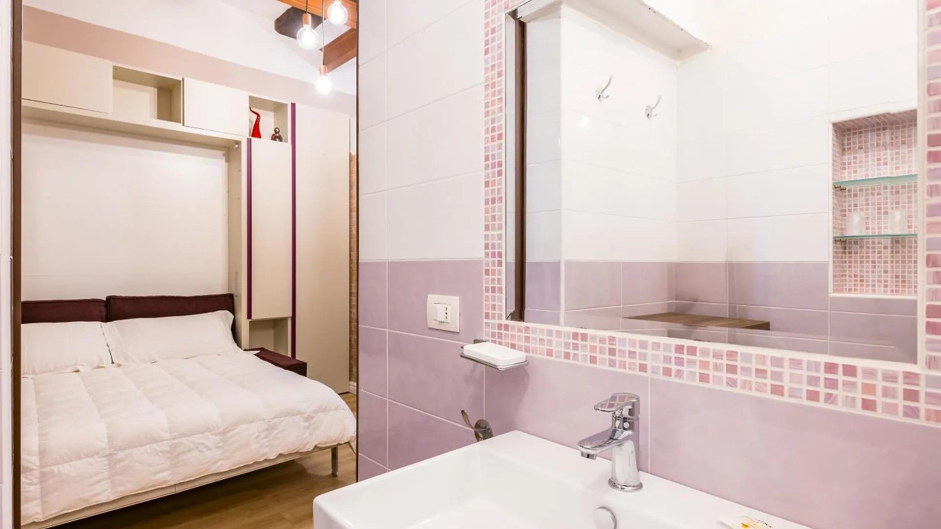 Toledo Warm Renovated Studio Naples 0*,  Italy