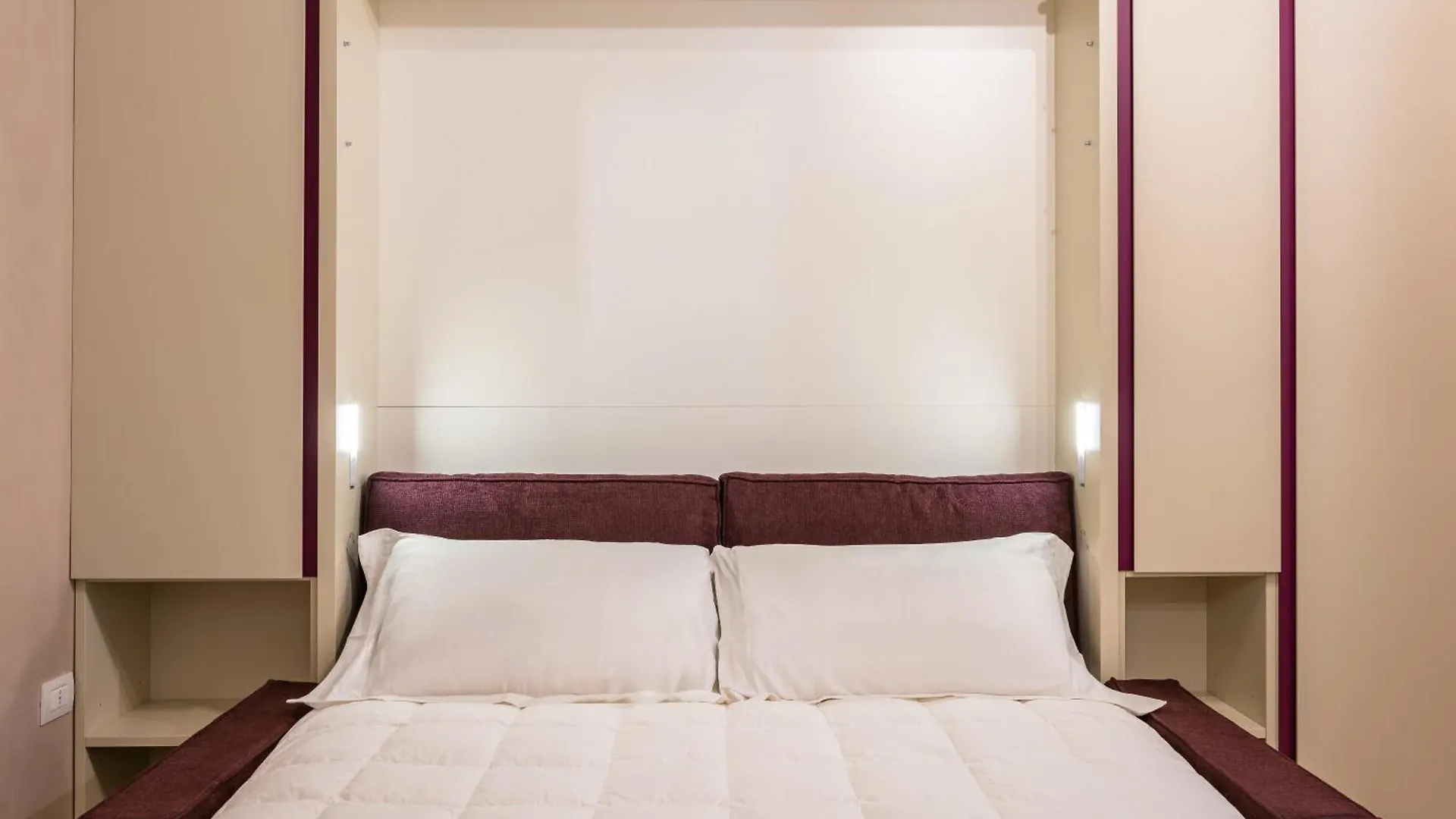 Toledo Warm Renovated Studio Naples Italy