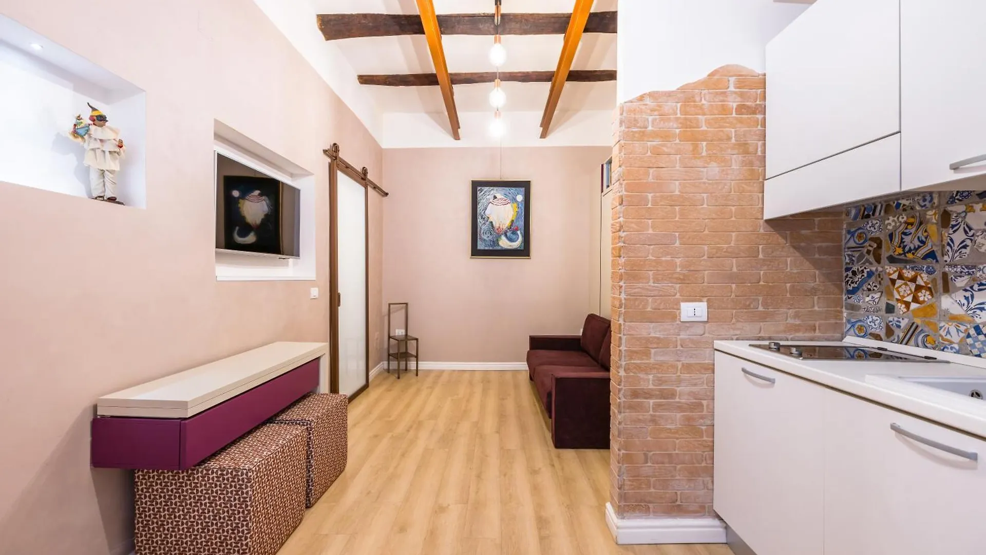 Toledo Warm Renovated Studio Naples Apartment