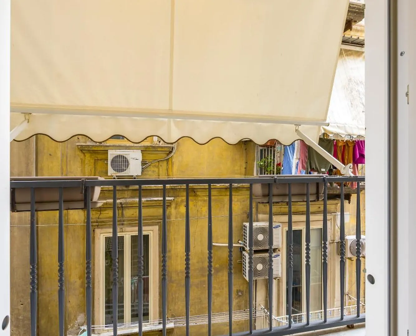 Toledo Warm Renovated Studio Naples